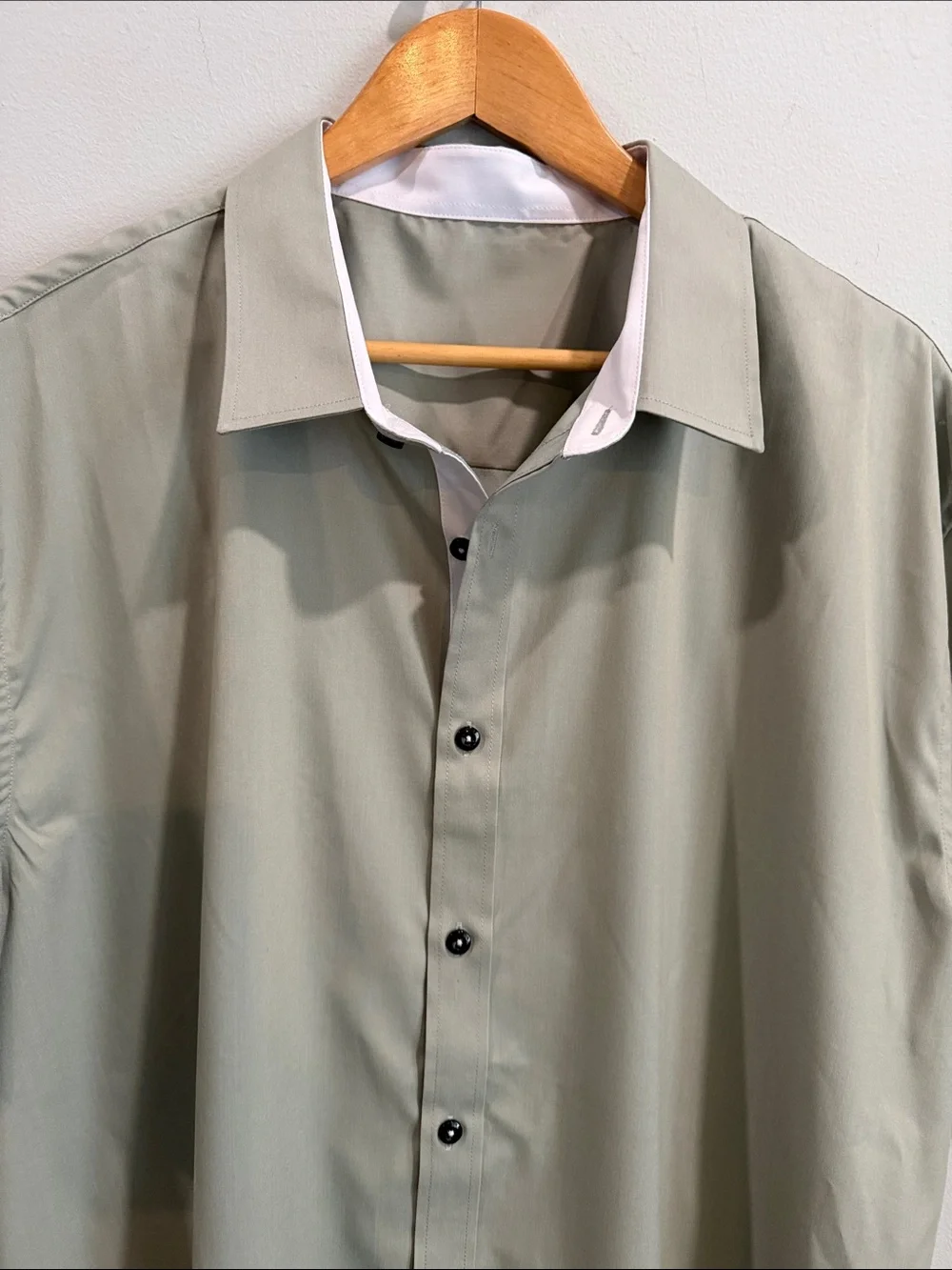Men's Short Sleeve Button-Up Shirt in Light Sage